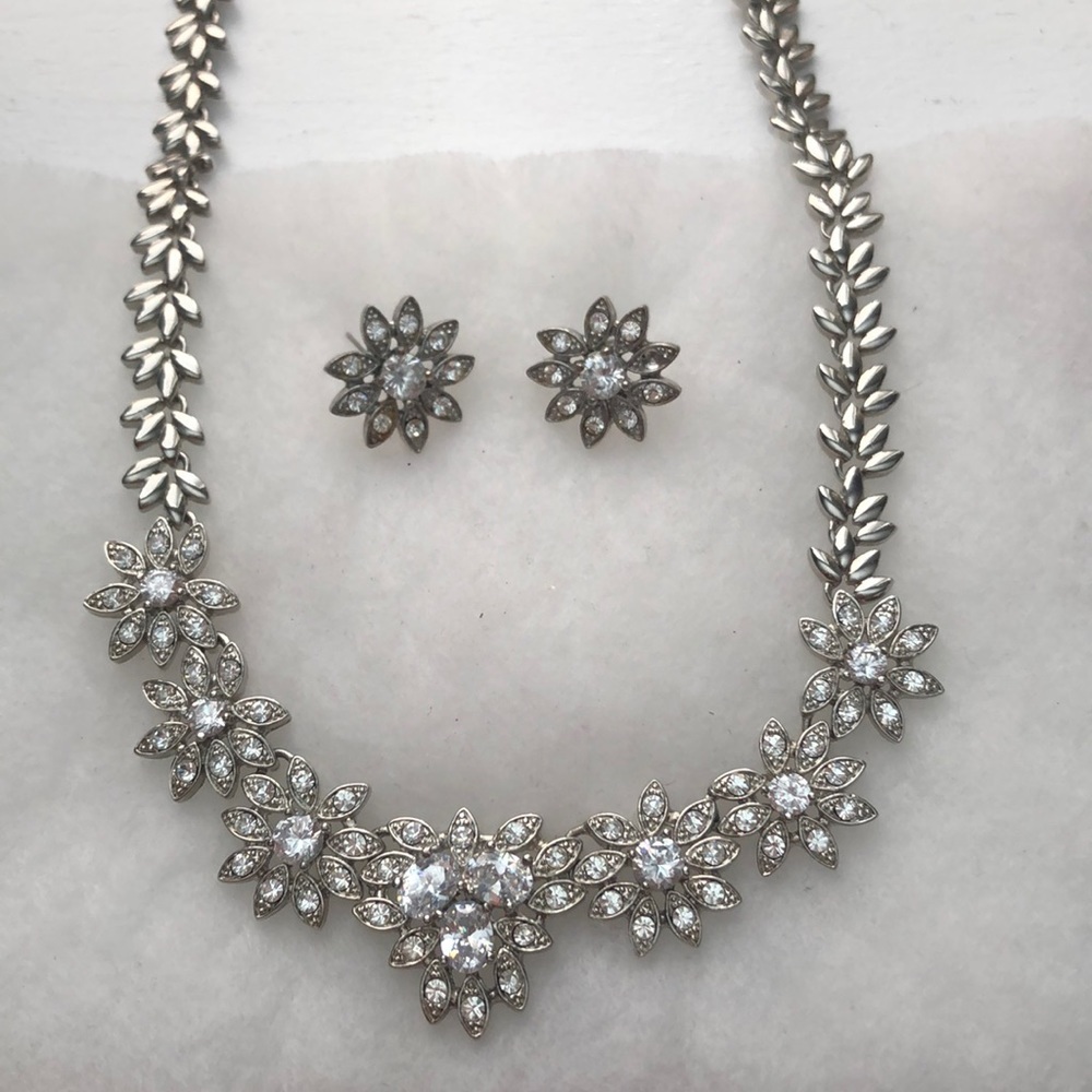 Jewelry set for special ocasiones - Picture 2 of 3